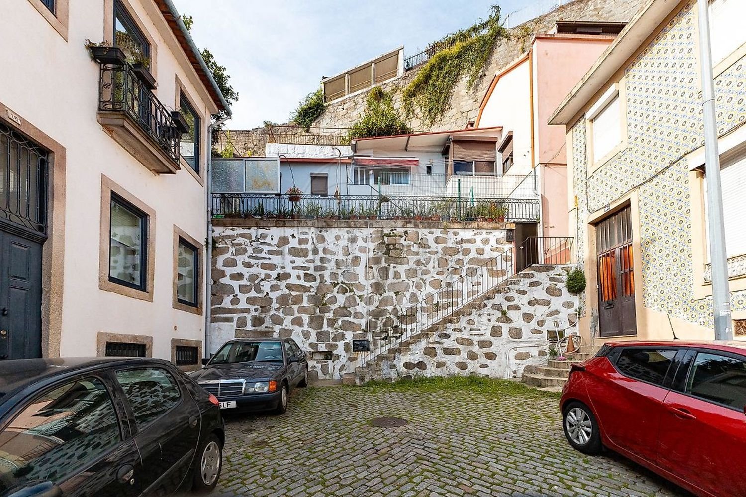 3 bedrooms House in Porto, Portugal No. 27370