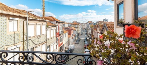 3 bedrooms House in Porto, Portugal No. 27370 2