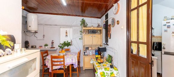 3 bedrooms House in Porto, Portugal No. 27370 16