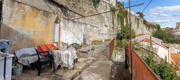 3 bedrooms House in Porto, Portugal No. 27370 4