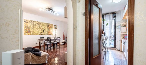 3 bedrooms Apartment in Rome, Italy No. 31579 9