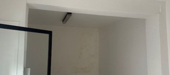 28m² Commercial property in Genoa, Italy No. 278860 3