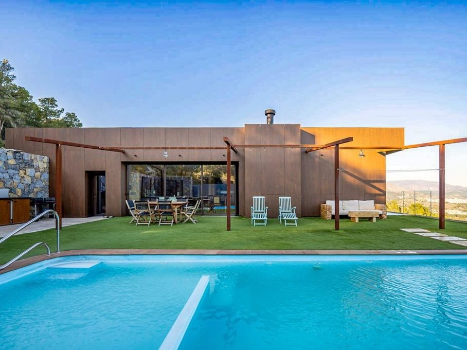 5 bedrooms Villa in Polop, Spain No. 195773