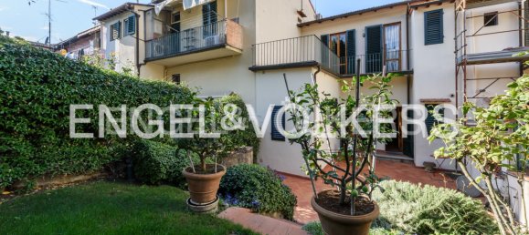 3 bedrooms Villa in Florence, Italy No. 127140 4