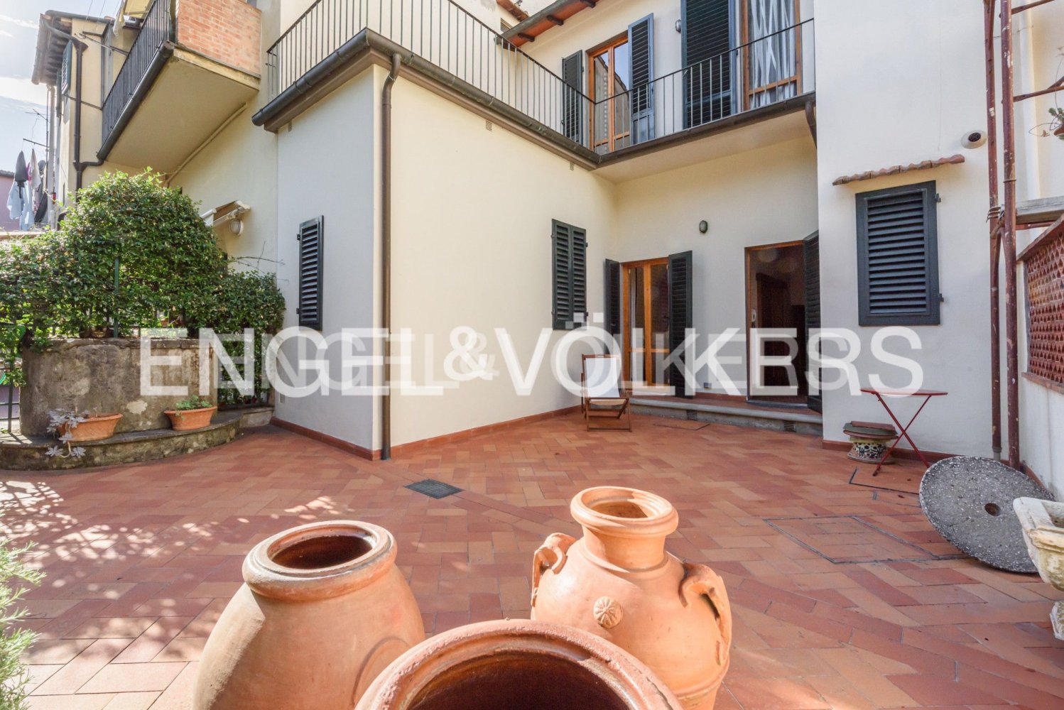 3 bedrooms Villa in Florence, Italy No. 127140