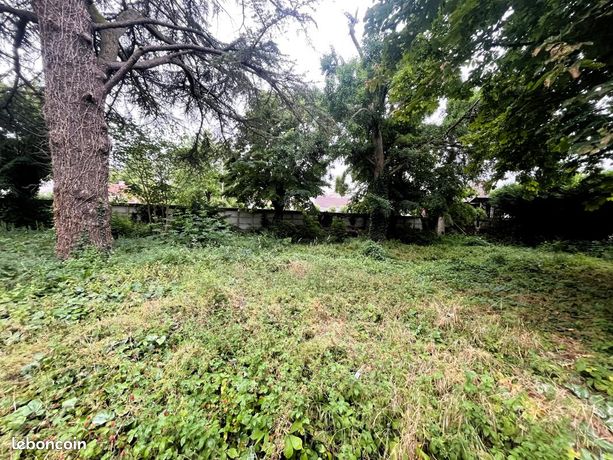 355m² Land in Saint-Ouen-l'Aumone, France No. 307623