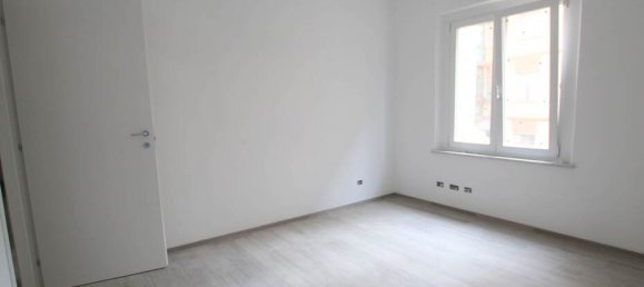 Квартира с 3 спальнями в Сиена, Италия № 216041 21