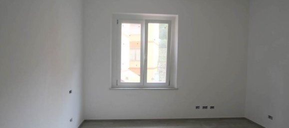 Квартира с 3 спальнями в Сиена, Италия № 216041 5