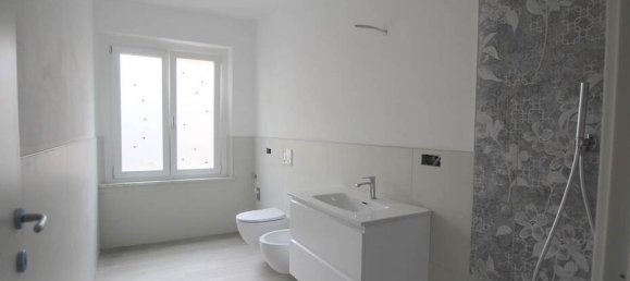 Квартира с 3 спальнями в Сиена, Италия № 216041 7