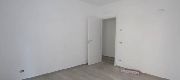 Квартира с 3 спальнями в Сиена, Италия № 216041 3