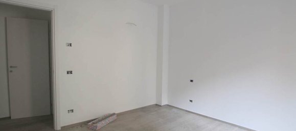 Квартира с 3 спальнями в Сиена, Италия № 216041 2