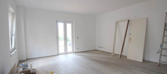 Квартира с 3 спальнями в Сиена, Италия № 216041 12