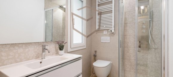 Apartamento de 3 dormitorios en Madrid, Spain No. 167277 14