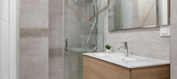 Apartamento de 3 dormitorios en Madrid, Spain No. 167277 13