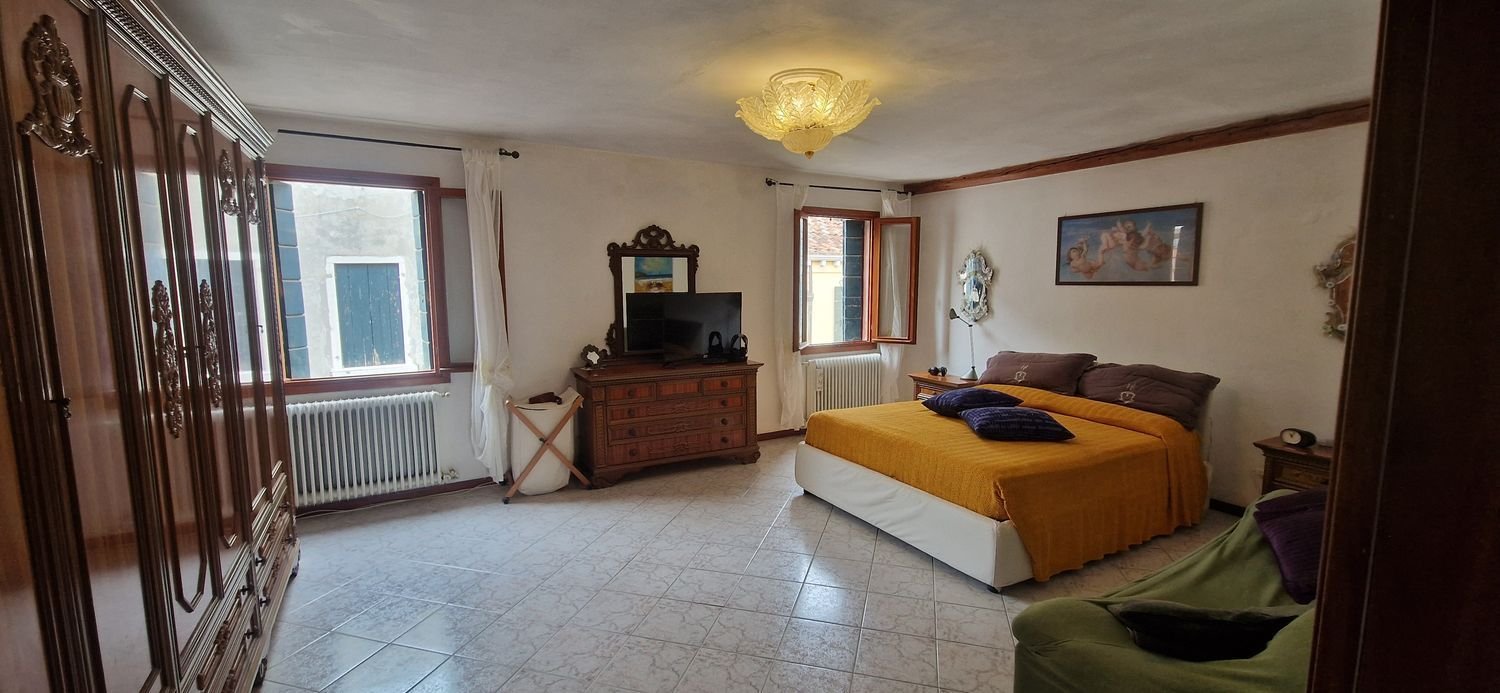 5 bedrooms Duplex in Venice, Italy No. 350544