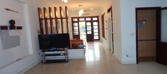 4 bedrooms Villa in Tay Ho, Vietnam No. 6330 10