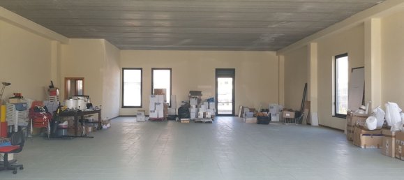 240m² Warehouse in Lucca, Italy No. 127743 4