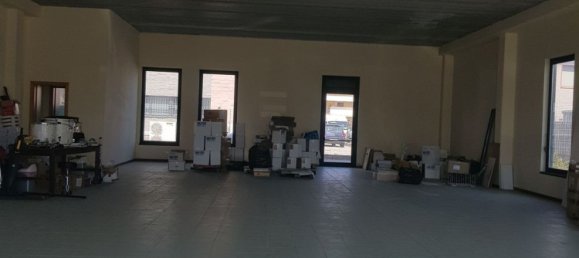 240m² Warehouse in Lucca, Italy No. 127743 5