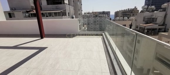 2 bedrooms Penthouse in Limassol, Cyprus No. 1419 6