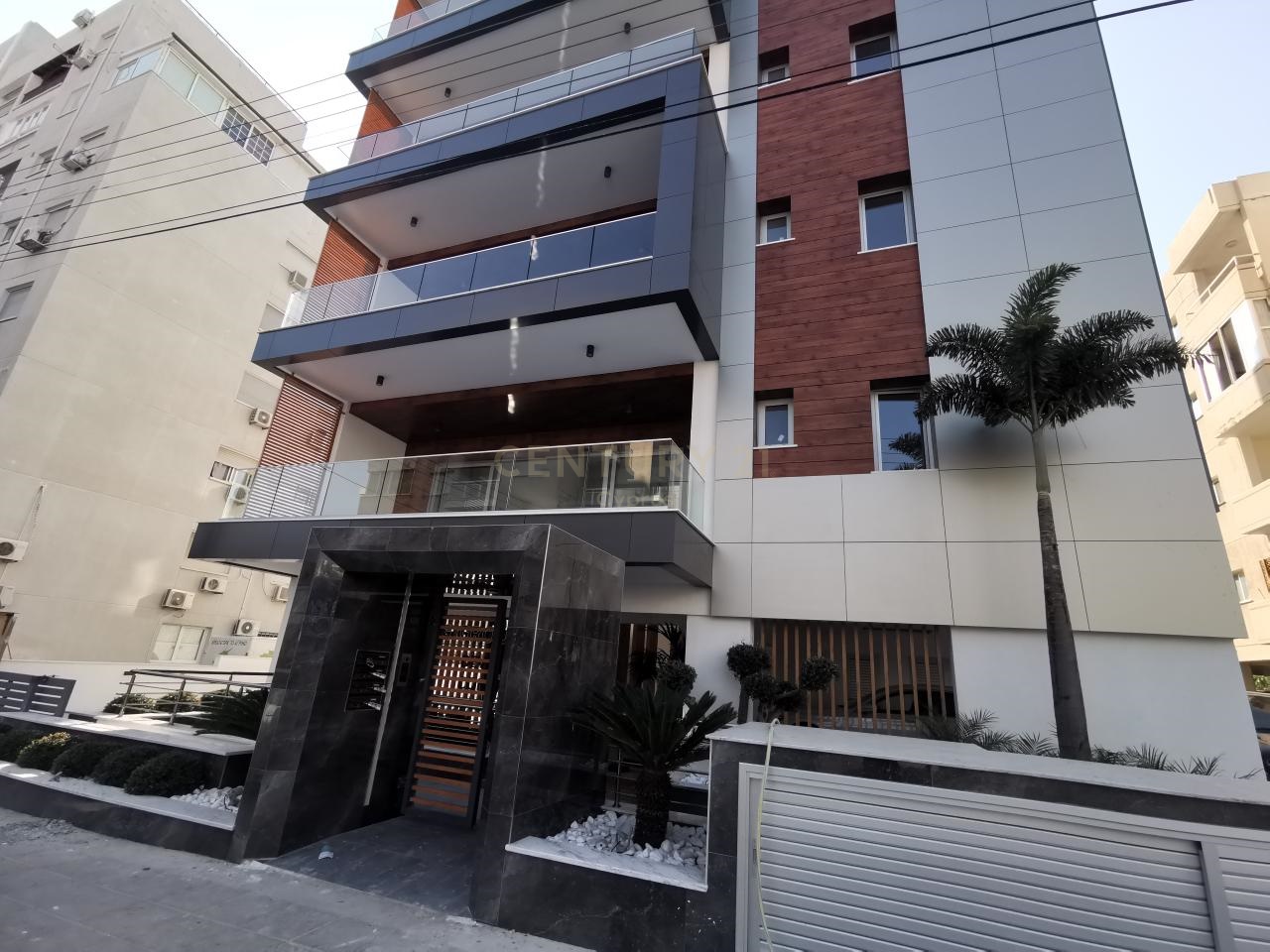 2 bedrooms Penthouse in Limassol, Cyprus No. 1419