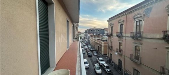 Apartamento de 6 habitaciónes en Catania, Italy No. 130568 14