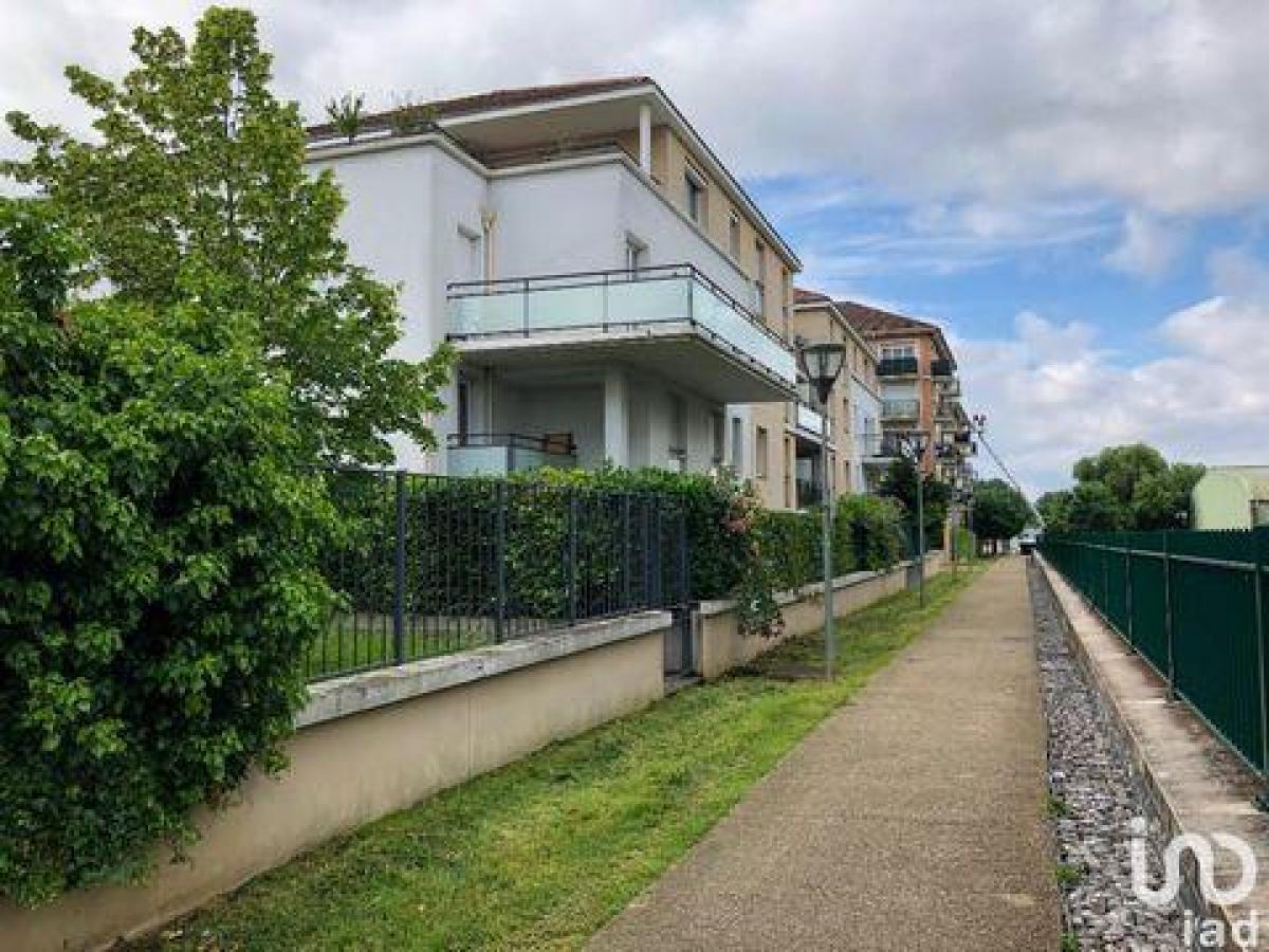 2 bedrooms Condo in Montmagny, France No. 32021