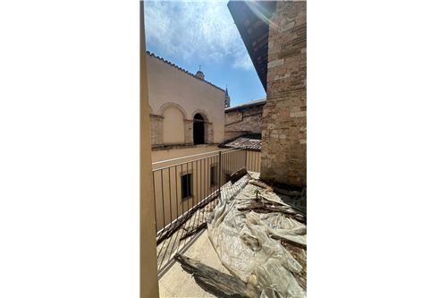 12 Schlafzimmer Wohnung in Foligno, Italy, Nr. 280278