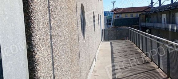 143m² Commercial property in Legnano, Italy No. 373627 2