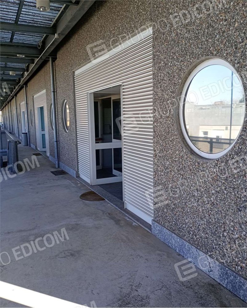 143m² Commercial property in Legnano, Italy No. 373627