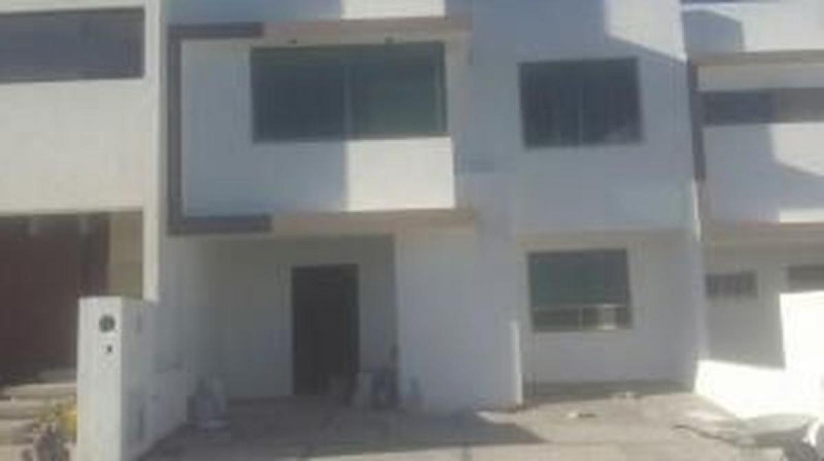 Casa de 3 dormitorios en Querétaro, Mexico No. 159282