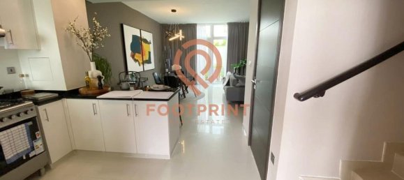 Adosado de 3 dormitorios en Dubai, UAE No. 24016 7