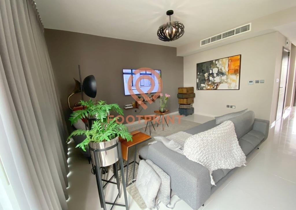 Adosado de 3 dormitorios en Dubai, UAE No. 24016