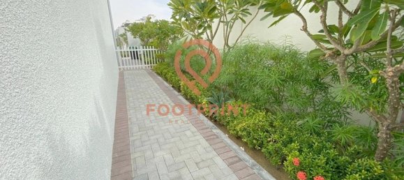 Adosado de 3 dormitorios en Dubai, UAE No. 24016 9