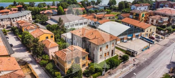 Casa de 29 habitaciónes en Mantua, Italy No. 246244 22