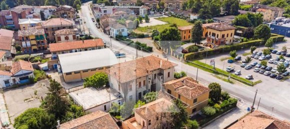 Casa de 29 habitaciónes en Mantua, Italy No. 246244 3