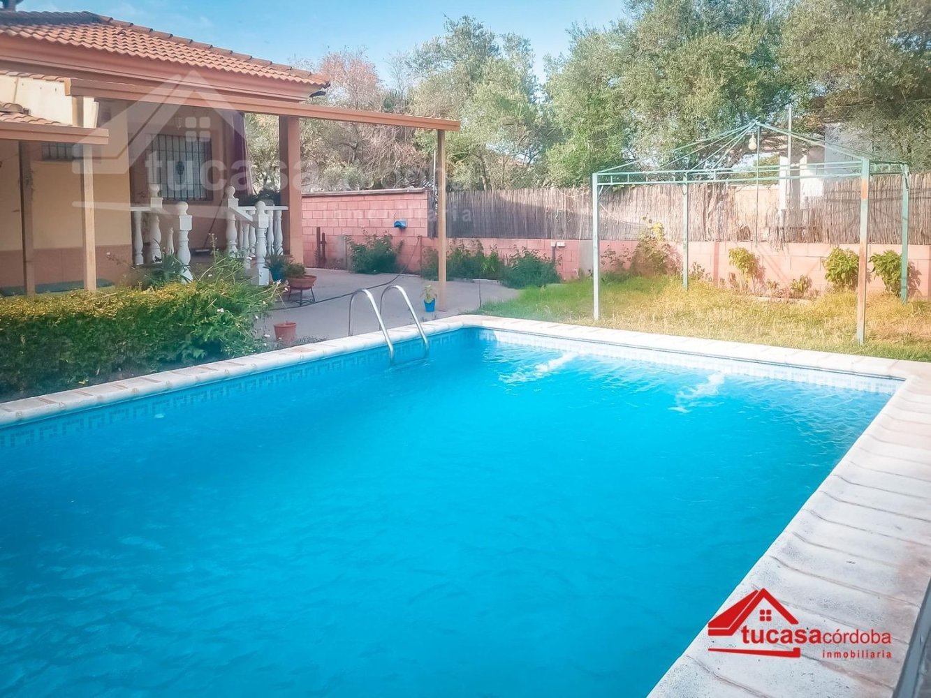 4 bedrooms House in El Higueron, Spain No. 157403