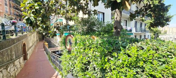 2 bedrooms Apartment in Genoa, Italy No. 352394 3