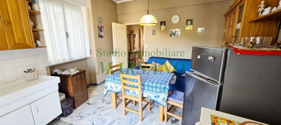 2 bedrooms Apartment in Genoa, Italy No. 352394 11