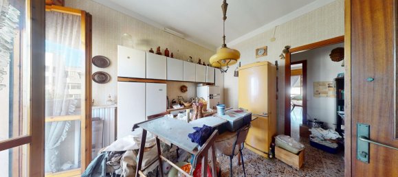 4 bedrooms Apartment in Surbo, Italy No. 326048 8