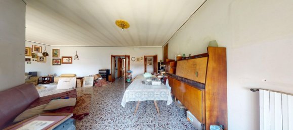4 bedrooms Apartment in Surbo, Italy No. 326048 6