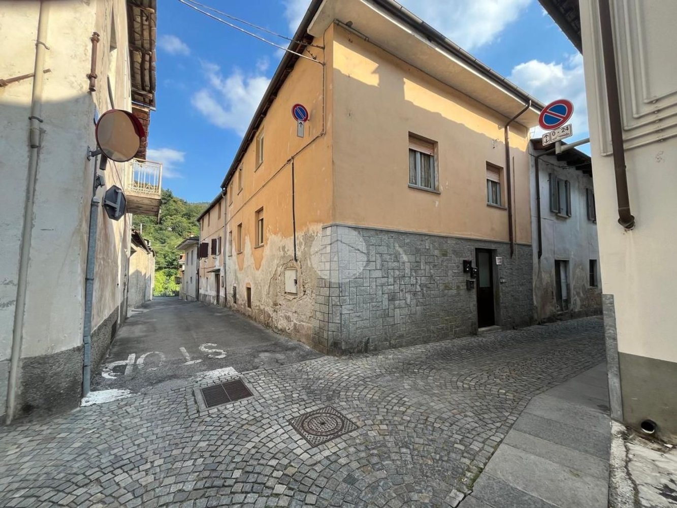 2غرفة شقة في Barge, Italy رقم 279508