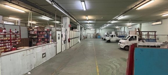 Propriété commerciale à Montcada i Reixac, Spain 4000m² No. 176680 24