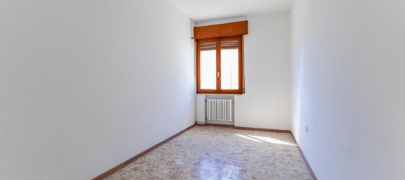 Villa de 8 habitaciónes en Novi di Modena, Italy No. 102807 14