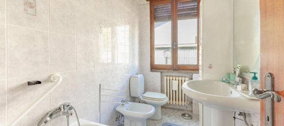 Villa de 8 habitaciónes en Novi di Modena, Italy No. 102807 7