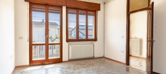 Villa de 8 habitaciónes en Novi di Modena, Italy No. 102807 17