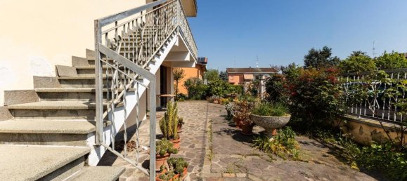 Villa de 8 habitaciónes en Novi di Modena, Italy No. 102807 22