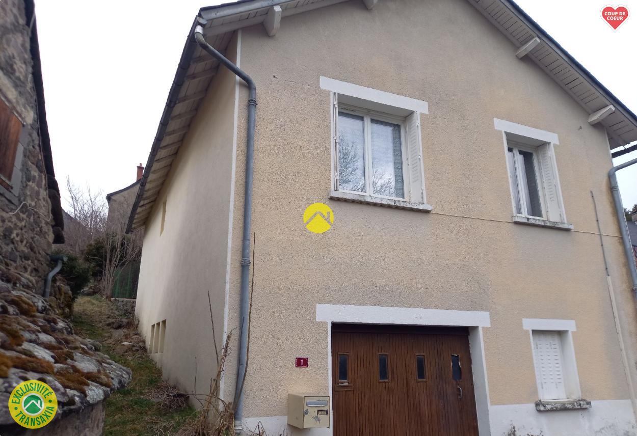 3 bedrooms House in Murat, France No. 200845