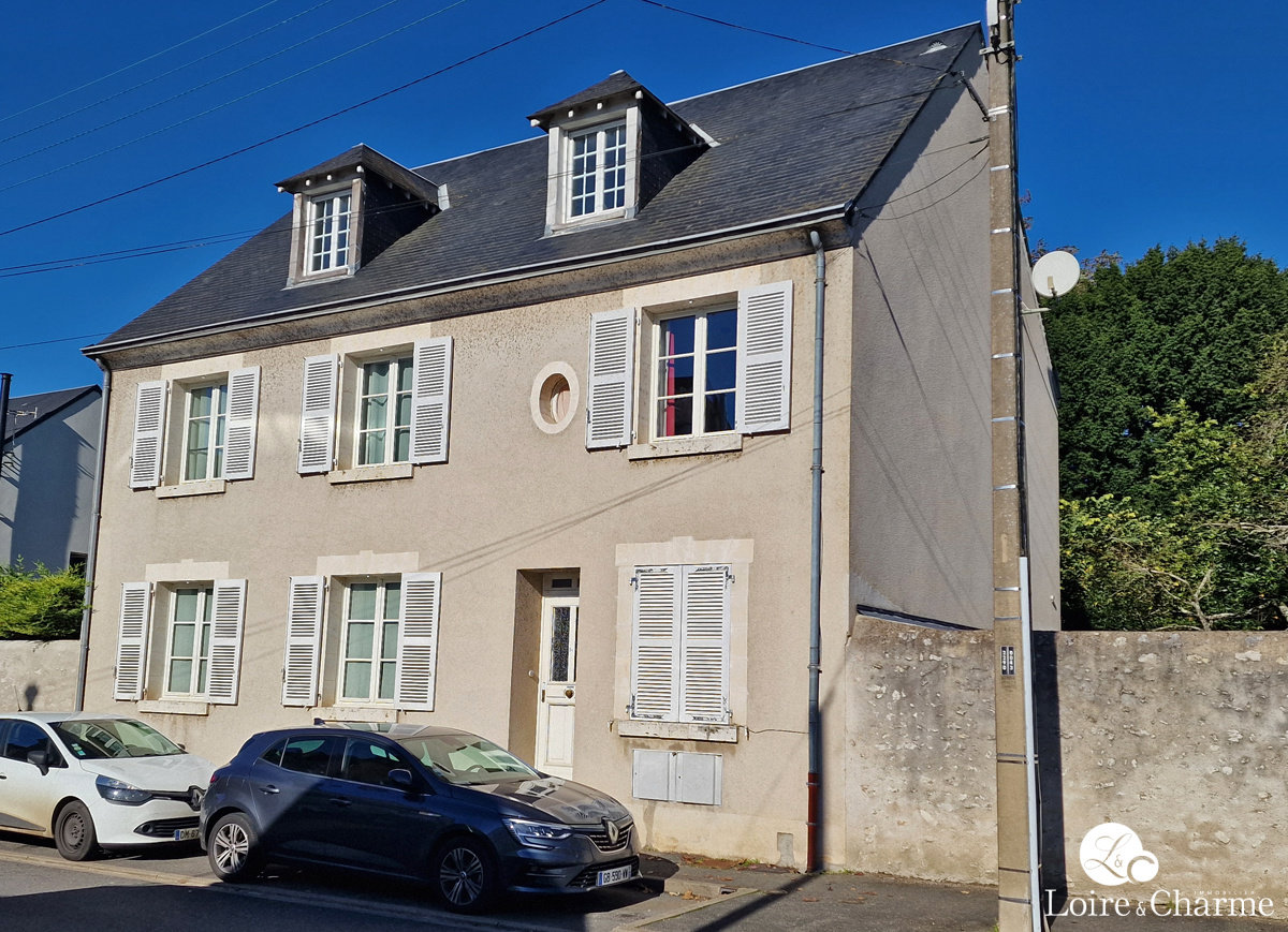 5 bedrooms House in Blois, France No. 258958