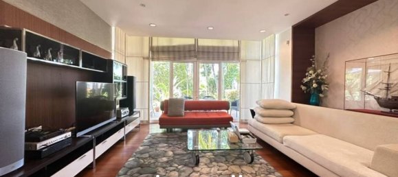 4 bedrooms Villa in Pattaya, Thailand No. 16748 3