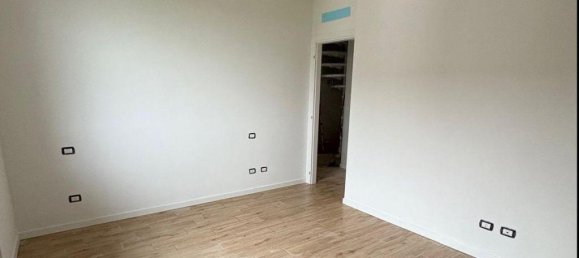 3 rooms Apartment in Gerenzago, Italy No. 2130 6